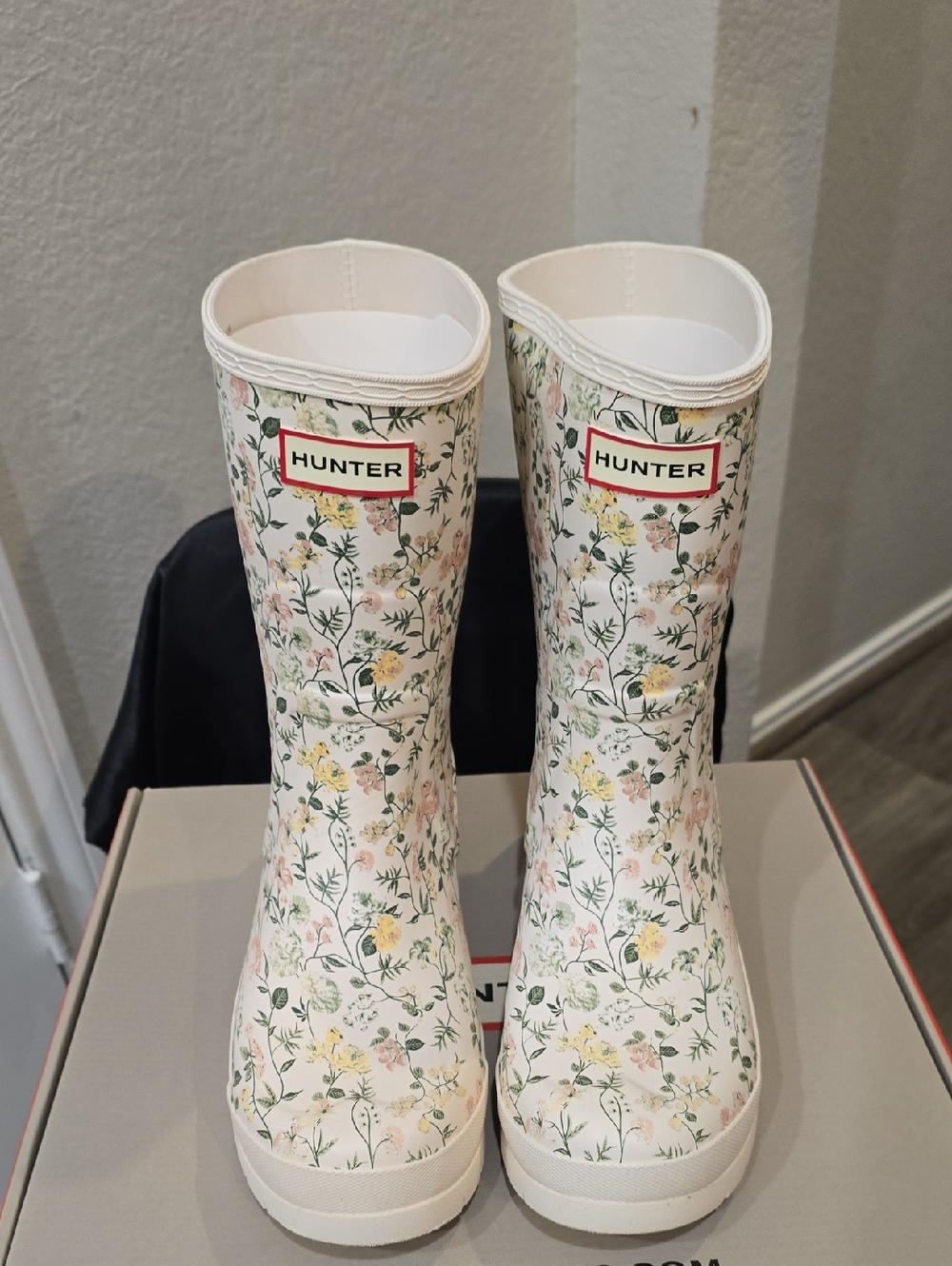 Hunter White Floral Rain Boots - Picture 6 of 8